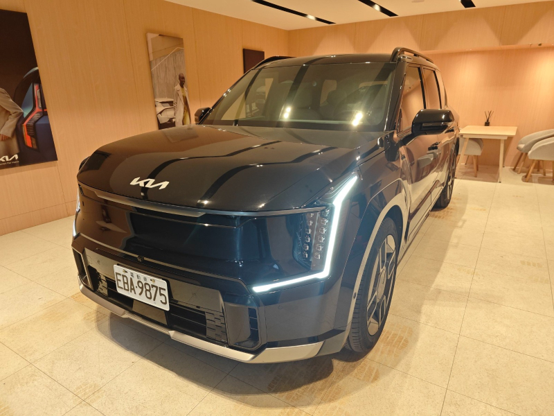 2025 KIA EV9